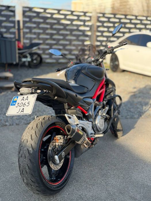 Suzuki Gladius SFV 650 .4500$. Идеалтный. Переоформляется !!!