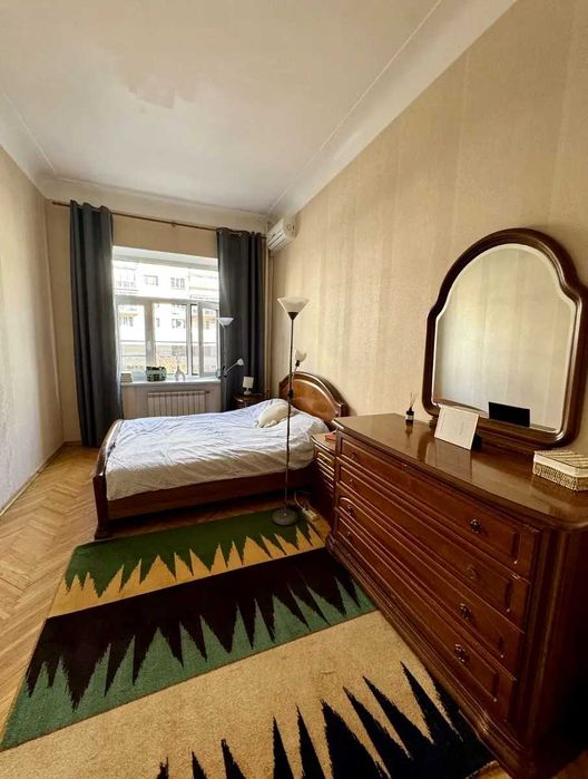 Здається в оренду 2-кімнатна квартира в центрі Києва