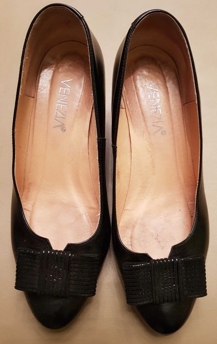 Czółenka Venezia  czarne skóra