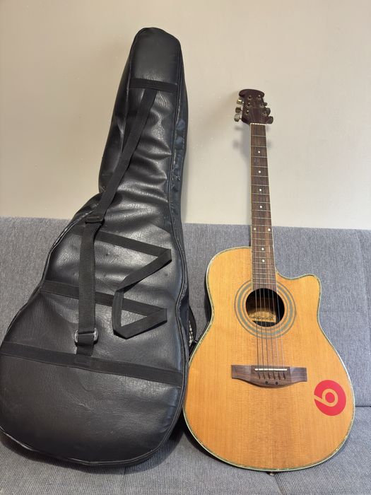 Guitarra Eletroacústica com Estojo