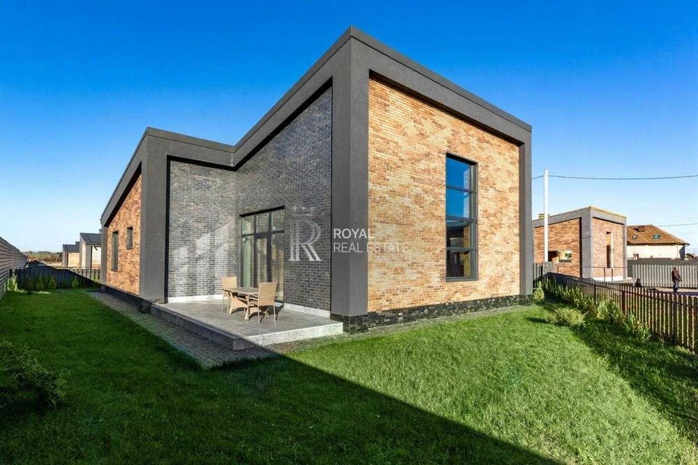 Продаж Будинок КМ COUNTRY VILLA Мала Олександрівка 130 м² 4 кімнати 5,01 сотки Закрита територія Високі стелі Паркінг