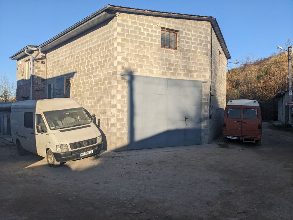 ПРОДАМ Гараж склад сто 2 поверха і пдвал  пещяний  кар'єр