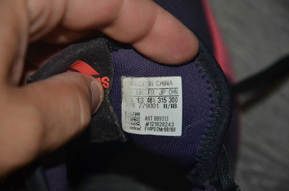 Продам кросівки Фірма ADIDAS DAME 5 .