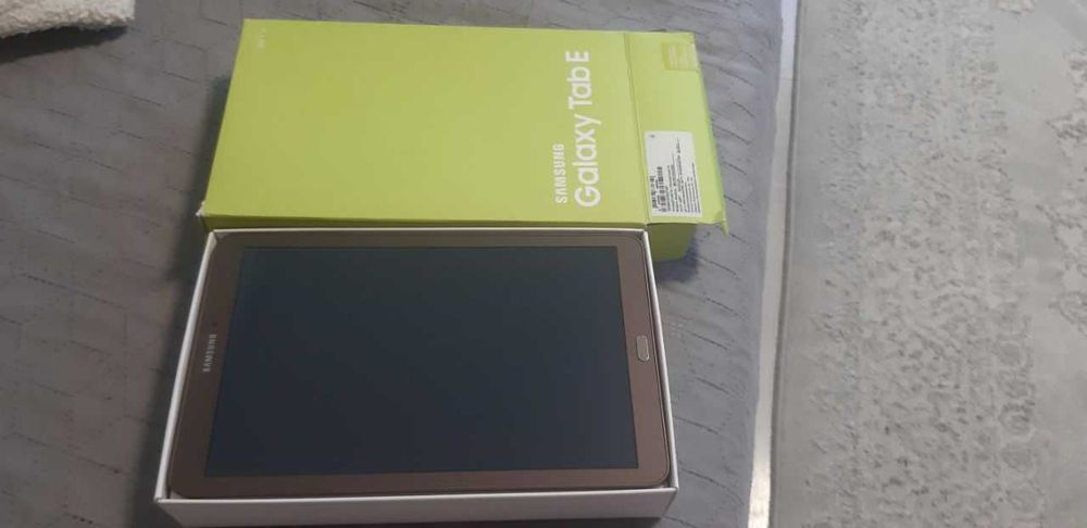 Планшет Samsung Galaxy Tab Е