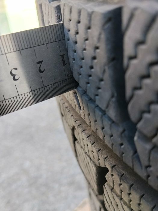Резина зимова WestLake 215/55R17 майже нова, комплект