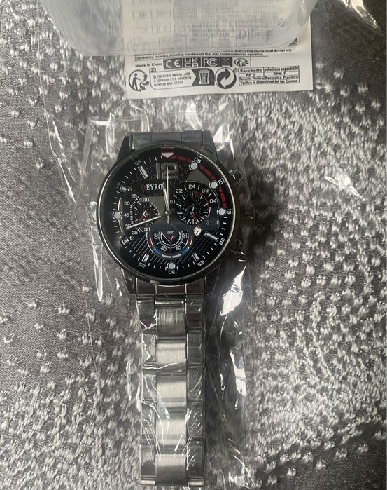 Relógio com caixa novo