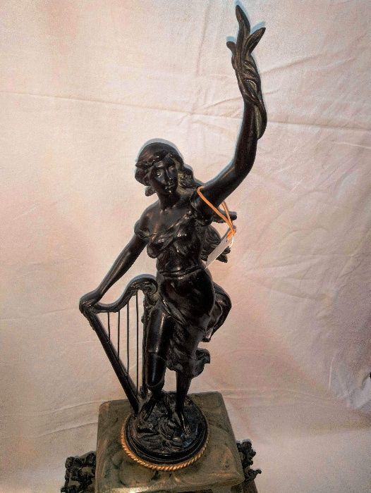 Relógio Mesa Quartz Figura Mulher Harpa