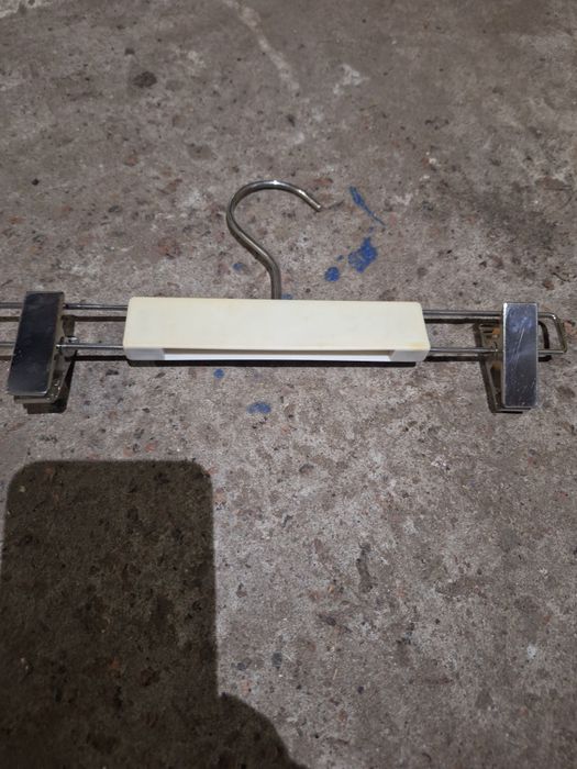 Вішаки для брюк та спідниць