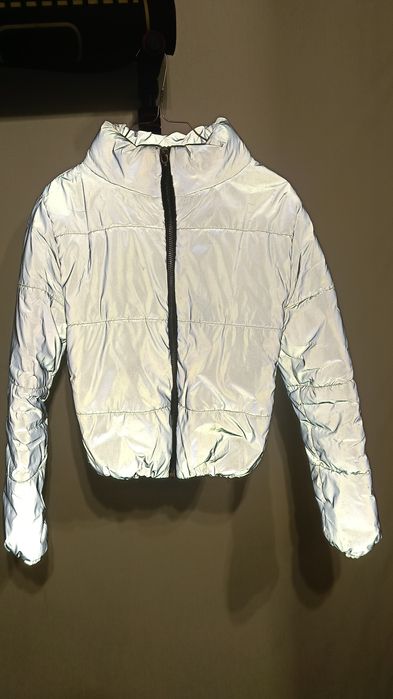 Продам класну демісезонну куртку