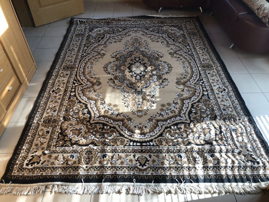 Продам ковер в очень хорошем состоянии