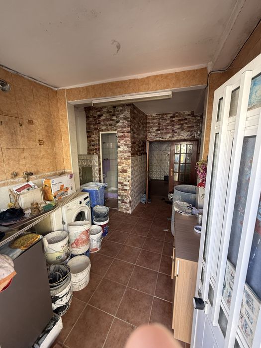 Arrenda-se– Moradia com 4 T1 + 1 T2 – 2.500€