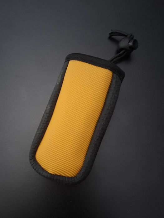Bolsa amarela para canivete, alicate multifunções, isqueiro, etc.