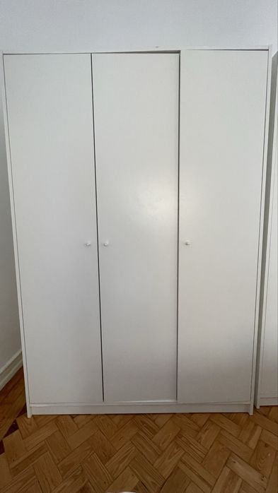 Roupeiro c/3 portas, branco, 117x55x176 cm ( 2 disponiveis, 70€ cada )
