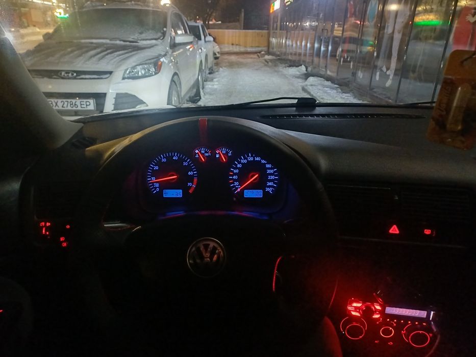 Volkswagen Golf 4 .1.6.
Volkswagen Gol