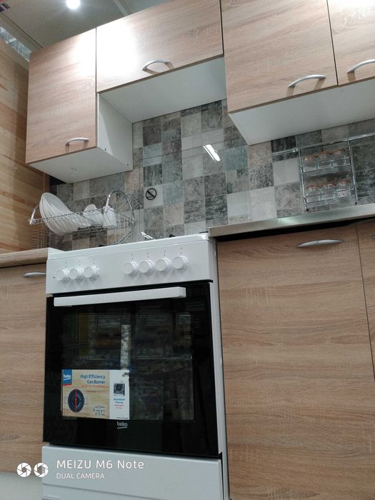 Продам нову кухню.