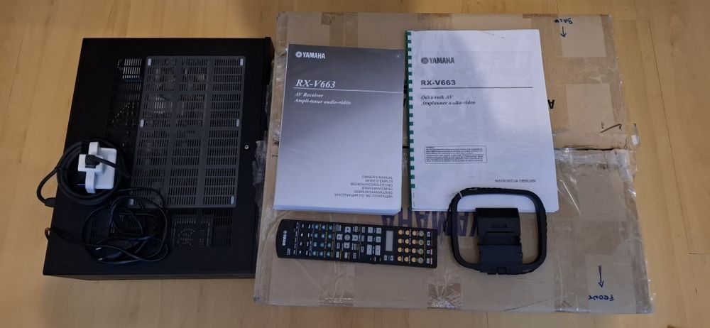 Amplituner YAMAHA RX-V663