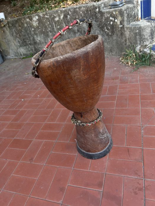 Jambe em madeira sem a pele