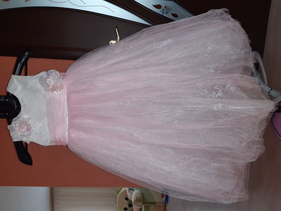 Нарядное платье для девочки