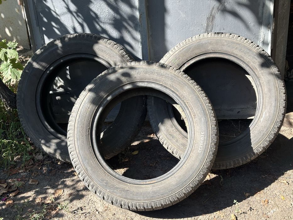продам шины toyo 215/60 r16