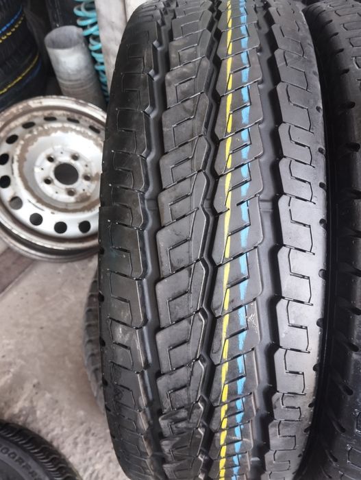Пара літніх шин Continental 225/75/16c