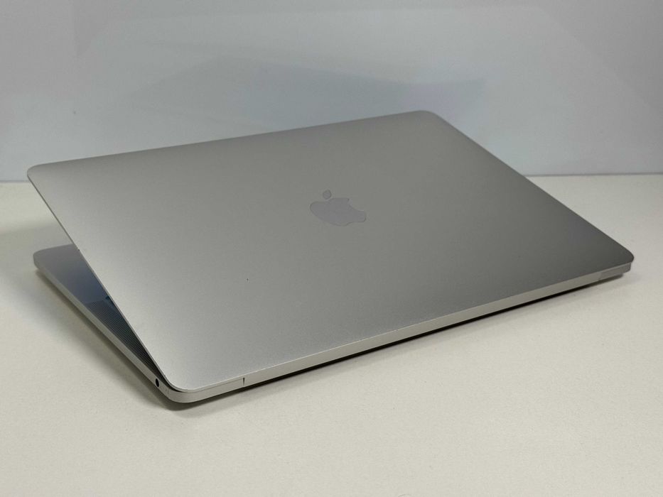 MacBook Pro 13 2020 M1 TouchBar 87% Kondycji Baterii 8/256GB Gwarancja