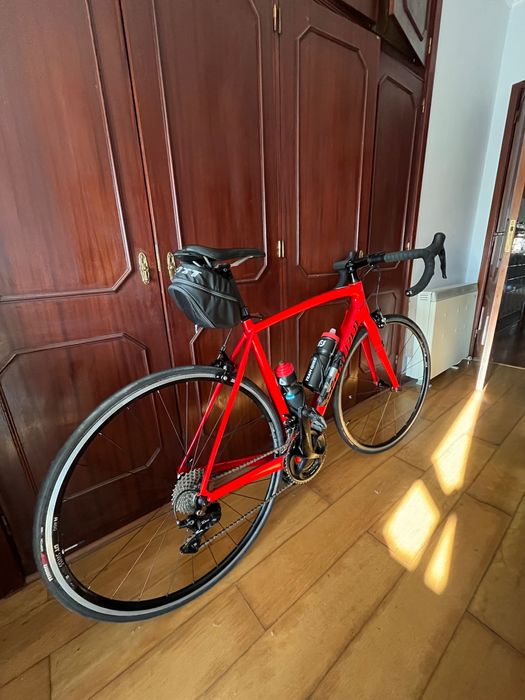 Bicicleta Specialized e componentes Shimano