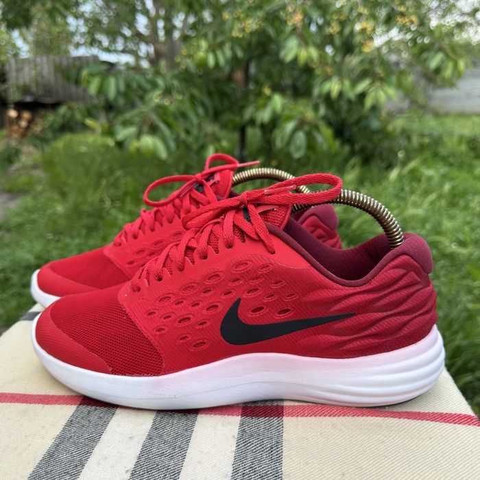 Кроссовки Nike Lunarstelos Red, 39 размер, Оригинал, Кросівки