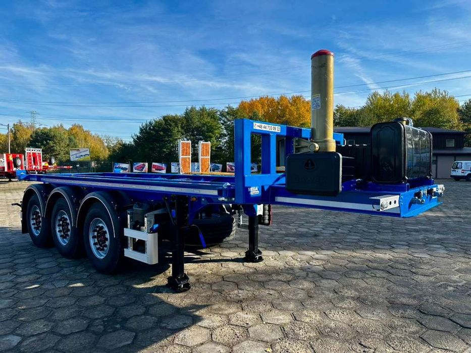 MEGA TRAILERS - naczepa do przewozu kontenerów z wywrotem! z własną hydrauliką wywrotu!  Naczepa podkontenerowa z wywrotem do kontenerów 20 stopowych -STOCK