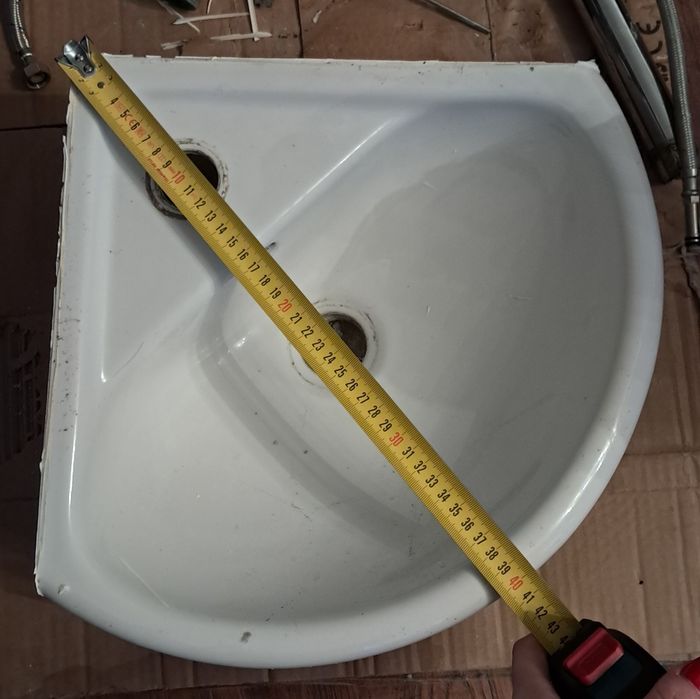 Umywalka ceramiczna – używana, dobry stan