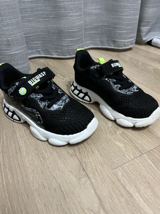 Продам взуття для хлопчика