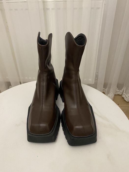 Жіночі чобітки 37 р.