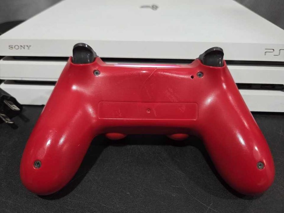 PlayStation 4 Pro 1TB - Como Nova