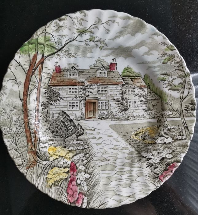 Vintage decorative plate