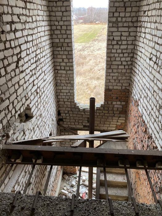 Продам Будинок поруч Озеро! Можна під базу Відпочинку.