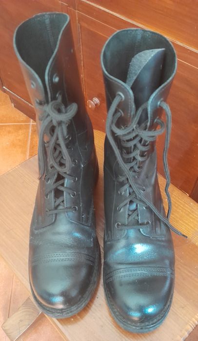 botas de trabalho como novas