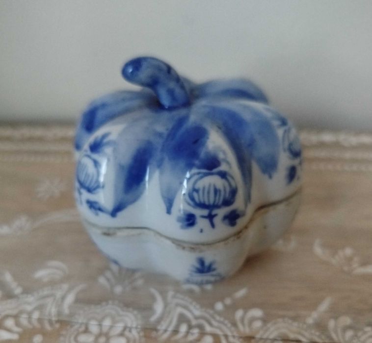 Linda Caixinha Guarda Jóias em Porcelana