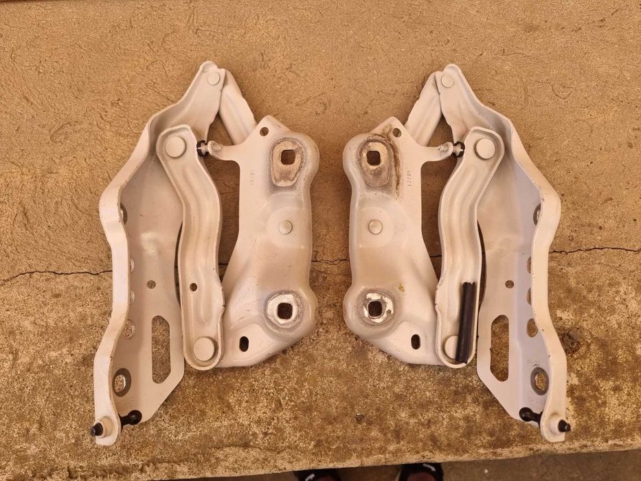 Skoda Kodiaq завіси капота оригінал 565 823 301, 565 823 302