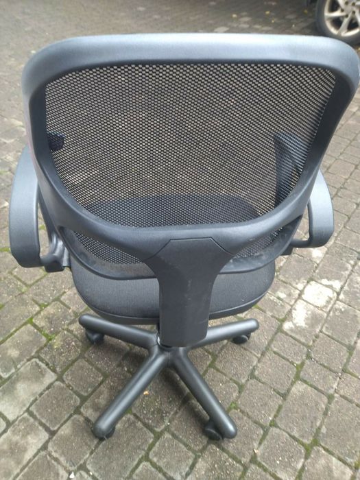 Продам офісне крісло