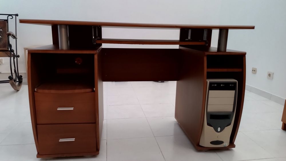 Secretaria com muita arrumação