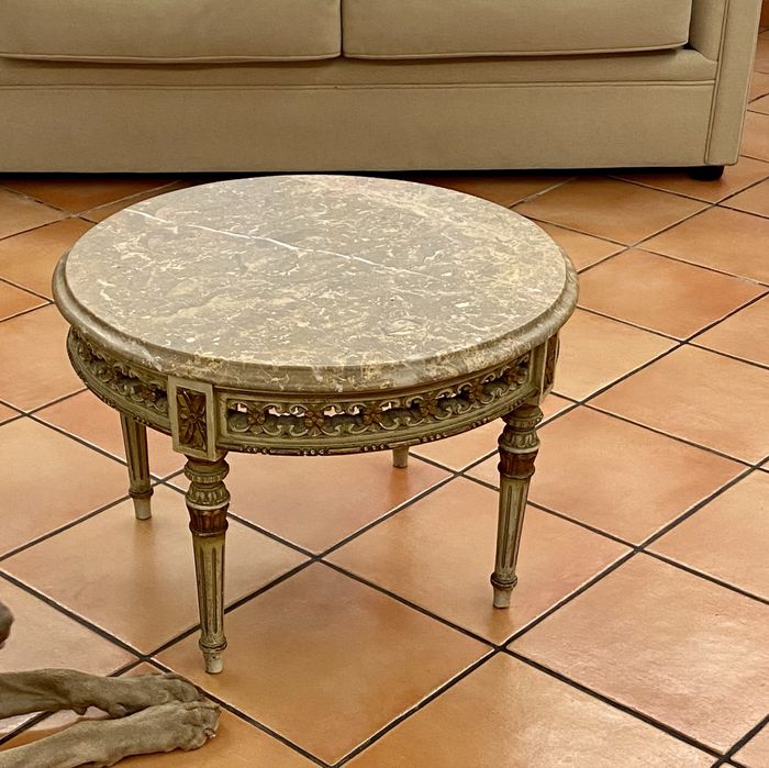 Mesa de apoio com pedra marmore
