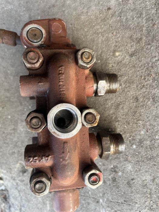 Rozdzielacz hydrauliczny