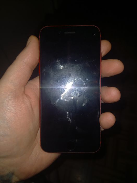 iPhone 8 64GB (Red)