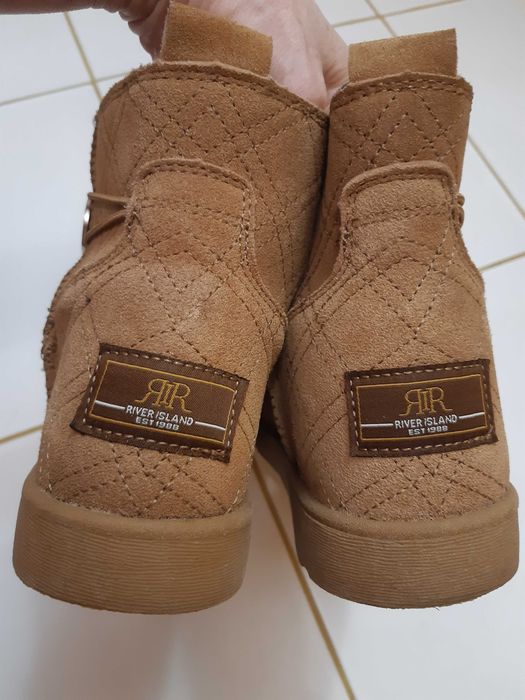 Skórzane lekkie ciepłe botki River Island w typie Emu, rozmiar 38