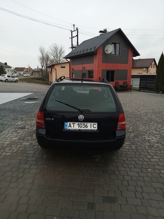 VOLKSWAGEN Golf 1.4 чорний pacific