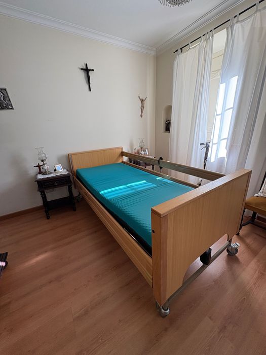 Cama Articulada Be.Plus electrica com elevação em H