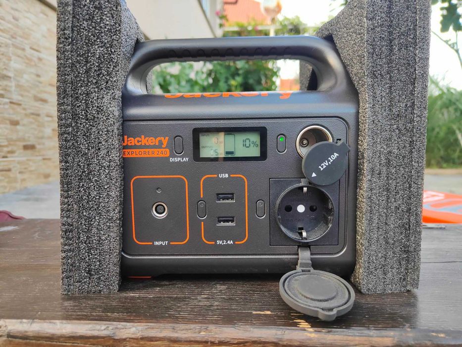 Продам Jackery Explorer 240EU – портативна зарядна станція 240 Wh