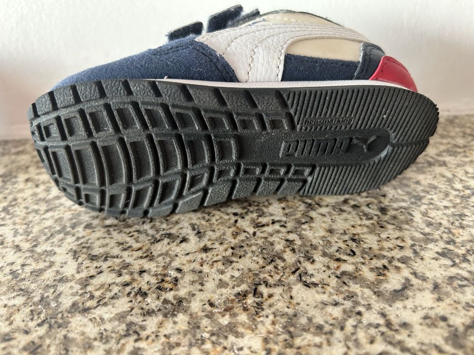 Vendo sapatilhas para crianca