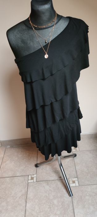 Sukienka na jedno ramię/ falbany Oxtre rozm M/L