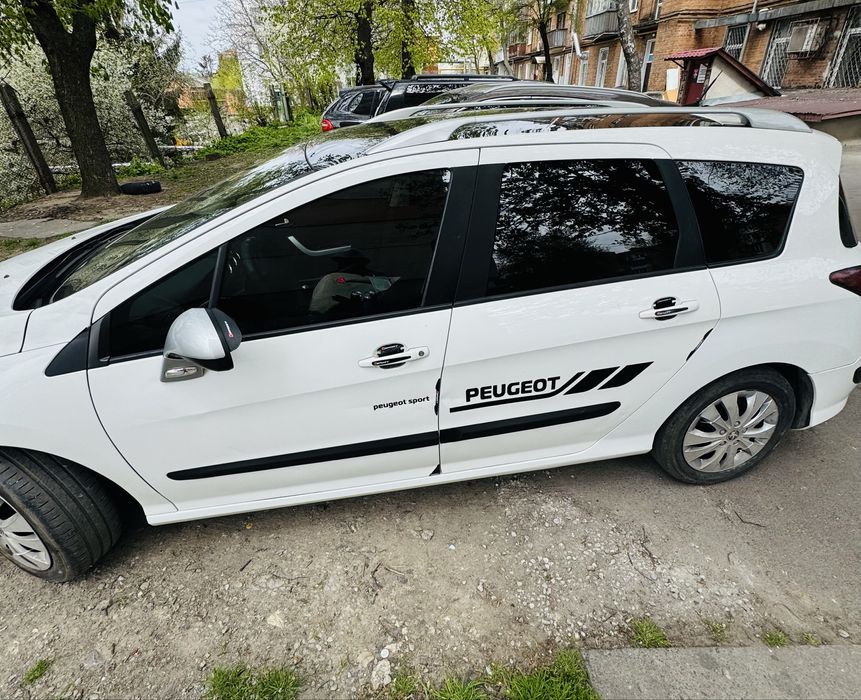 Продам Peugeot 308 SW 2011 року Двигун 1.6 дизель