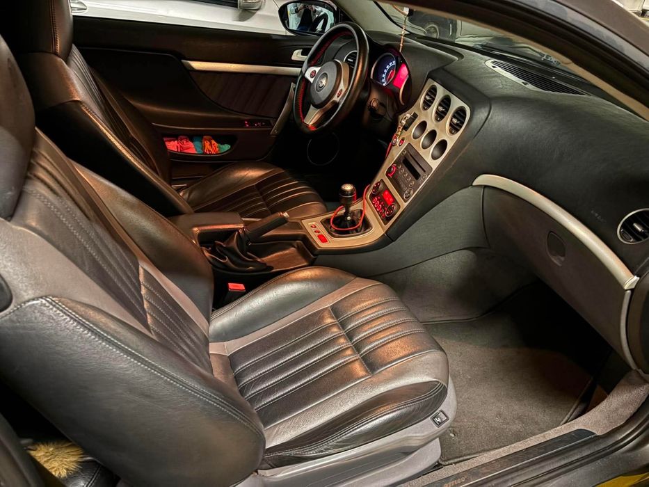 Alfa Romeo Brera 2.4 Jtdm Skyview ate 25 setembro